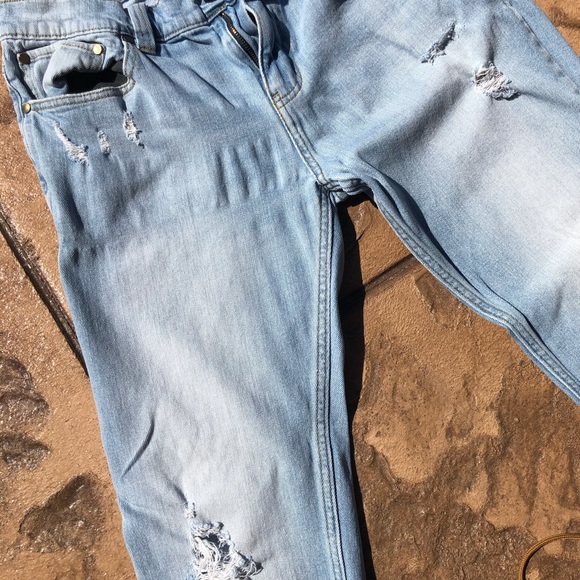 Rsq Vintage Wash Ripped Jeans. - Picture 2 of 5